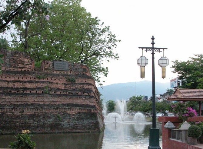 Beautiful Chiang Mai - Outside the wall.